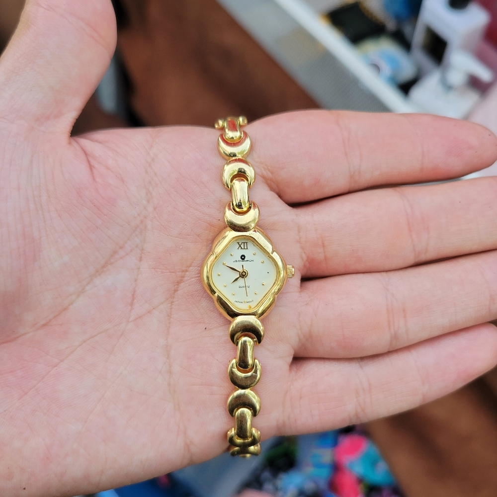Watch - Picture 2 of 4